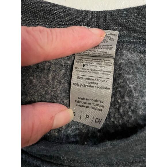 "Fragile like a bomb" Graphic Sweatshirt -L - Picture 2 of 6